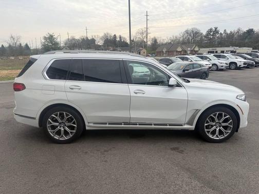 White 2021 BMW X7 xDrive40i