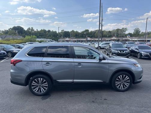2020 Mitsubishi Outlander SE