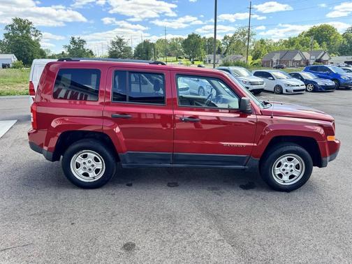 Red 2017 Jeep Patriot Sport