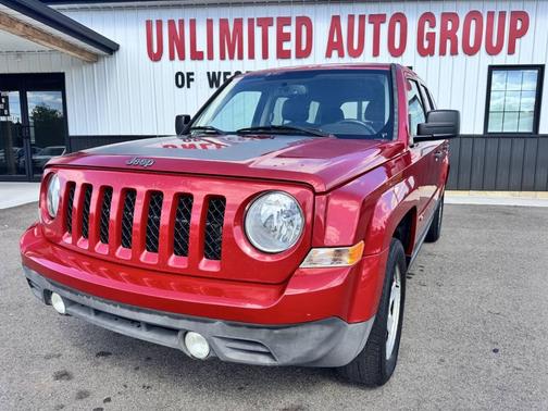 Red 2017 Jeep Patriot Sport