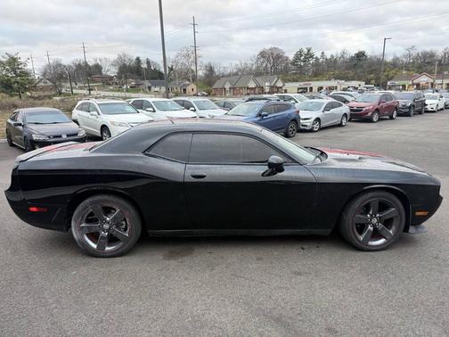 2013 Dodge Challenger SXT