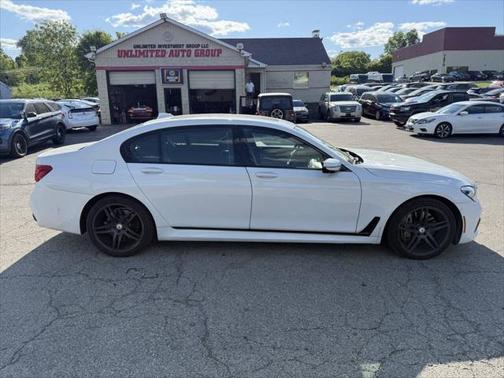 2017 BMW 750 i xDrive