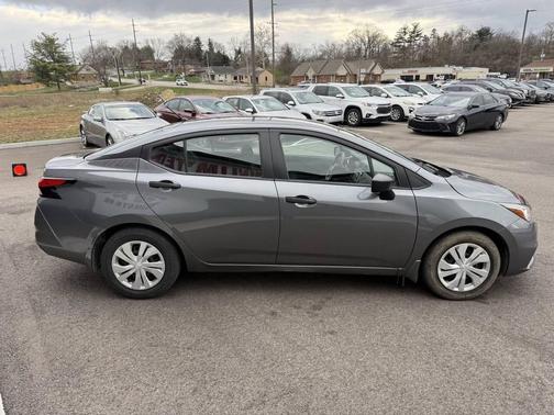 2022 Nissan Versa 1.6 S