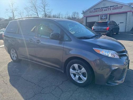 2018 Toyota Sienna LE