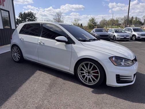 2015 Volkswagen Golf GTI 2.0T SE 4-Door