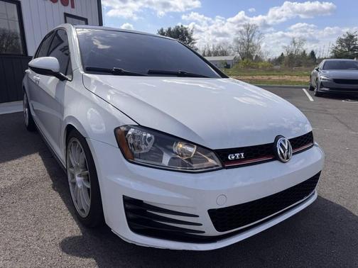 2015 Volkswagen Golf GTI 2.0T SE 4-Door