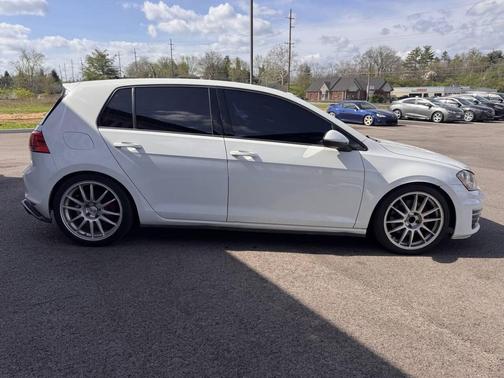 2015 Volkswagen Golf GTI 2.0T SE 4-Door
