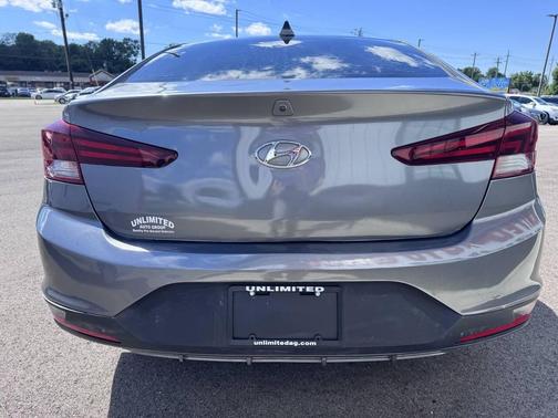 Gray 2019 Hyundai ELANTRA SEL