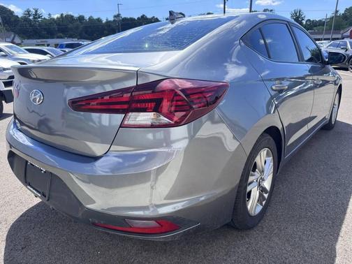 Gray 2019 Hyundai ELANTRA SEL