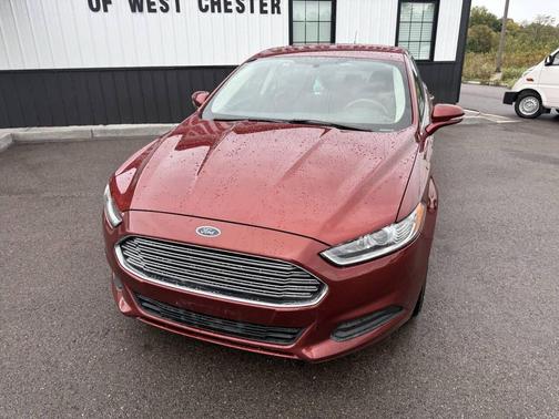 Red 2014 Ford Fusion SE