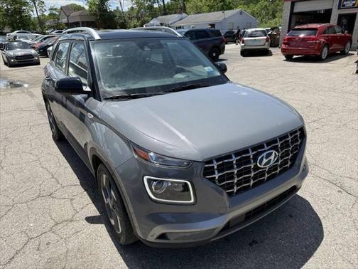 2022 Hyundai VENUE SEL 4dr Crossover