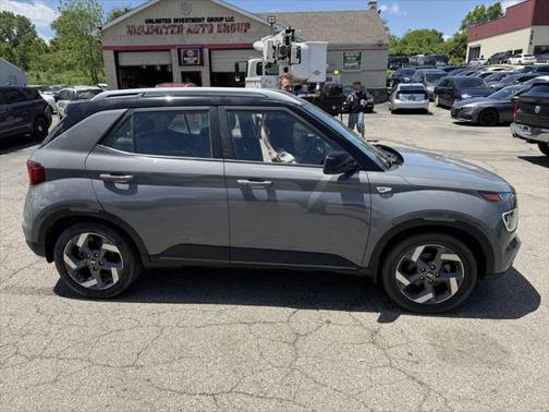 2022 Hyundai VENUE SEL 4dr Crossover
