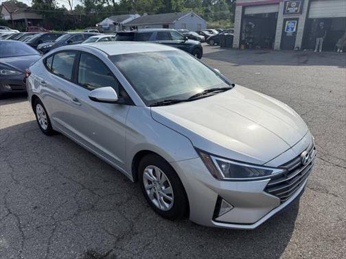 2020 Hyundai ELANTRA SE