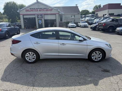 2020 Hyundai ELANTRA SE