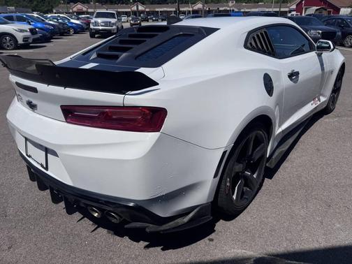 White 2017 Chevrolet Camaro 1LT
