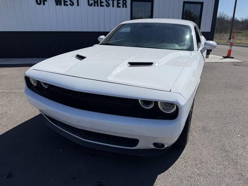 White 2018 Dodge Challenger SXT