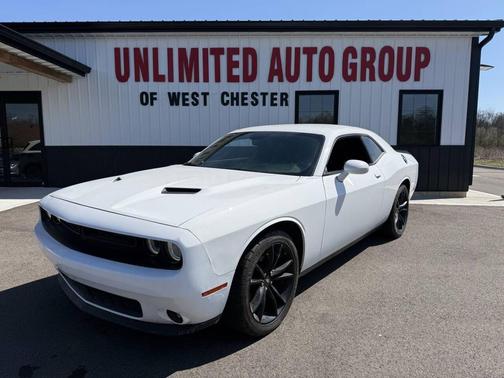 White 2018 Dodge Challenger SXT