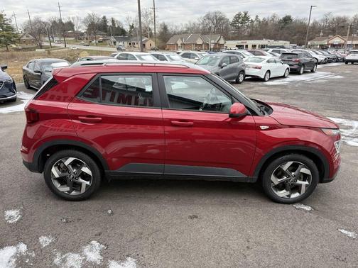 2021 Hyundai VENUE SEL 4dr Crossover