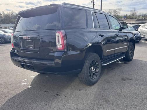 Black 2017 GMC Yukon SLT