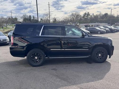 Black 2017 GMC Yukon SLT