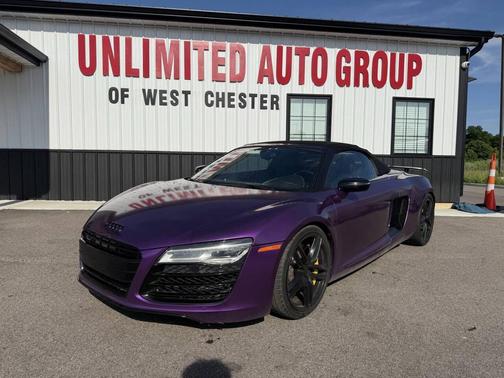Black 2015 Audi R8 4.2