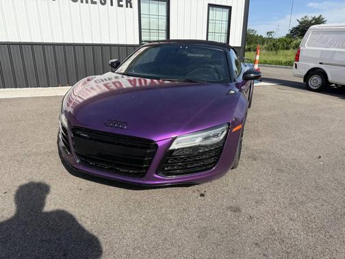 Black 2015 Audi R8 4.2