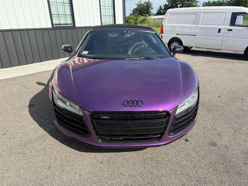 Black 2015 Audi R8 4.2