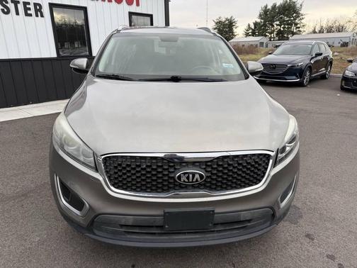 2017 Kia Sorento LX