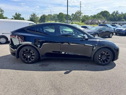 Black 2022 Tesla Model Y Long Range AWD 4dr Crossover