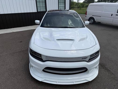 White 2016 Dodge Charger SRT Hellcat