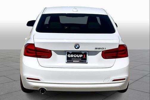 Alpine White 2018 BMW 320 i