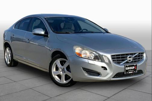 Electric Silver Metallic 2013 Volvo S60 T5 Premier