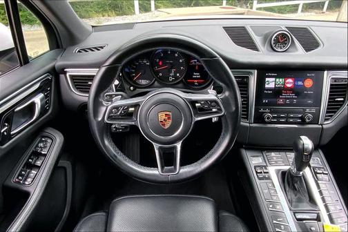 White 2018 Porsche Macan Macan