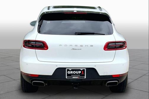 White 2018 Porsche Macan Macan