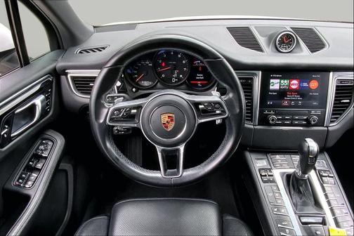 White 2018 Porsche Macan Macan
