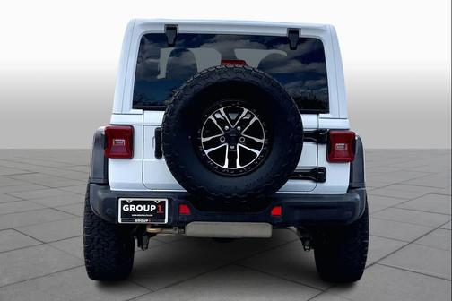 Bright White Clearcoat 2023 Jeep Wrangler Rubicon 392