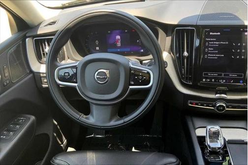 2022 Volvo XC60 B5 Inscription