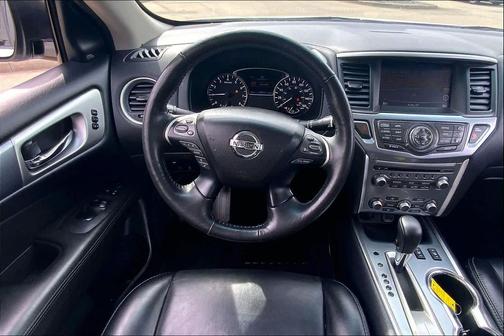 2019 Nissan Pathfinder SL