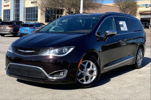 Dark Cordovan Pearlcoat 2019 Chrysler Pacifica Limited