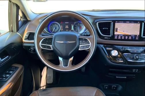 Dark Cordovan Pearlcoat 2019 Chrysler Pacifica Limited