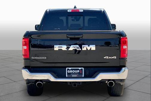 Diamond Black Crystal Pearlcoat 2026 RAM 1500 Laramie