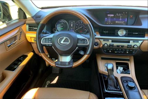 2016 Lexus ES 300h Base