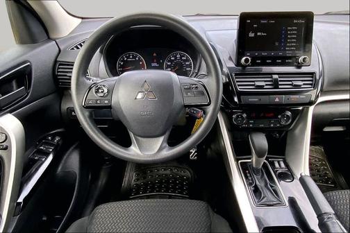 White Diamond 2022 Mitsubishi Eclipse Cross LE