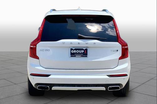 Crystal White Pearl Metallic 2017 Volvo XC90 T6 R-Design