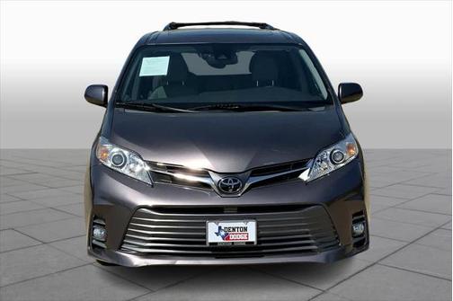 2020 Toyota Sienna XLE