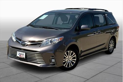 2020 Toyota Sienna XLE