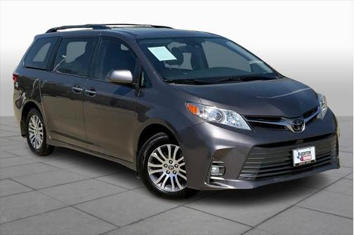 2020 Toyota Sienna XLE