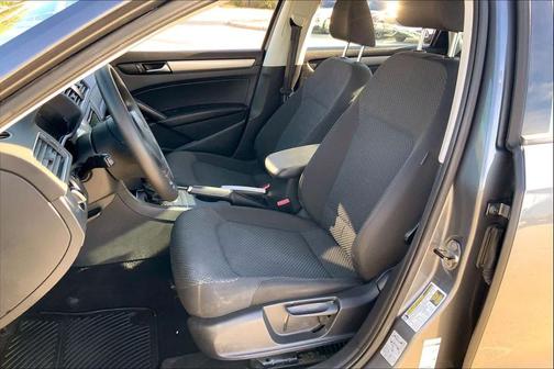 2014 Volkswagen Passat 2.5L S