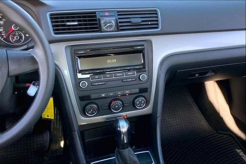 2014 Volkswagen Passat 2.5L S