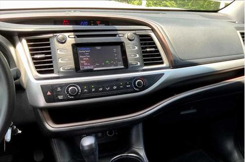 2018 Toyota Highlander LE